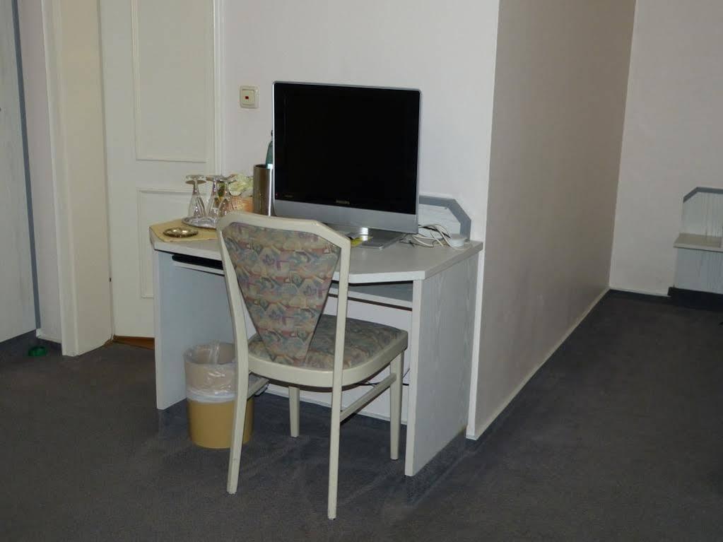 סלה Hotel Am Hehlentor מראה חיצוני תמונה