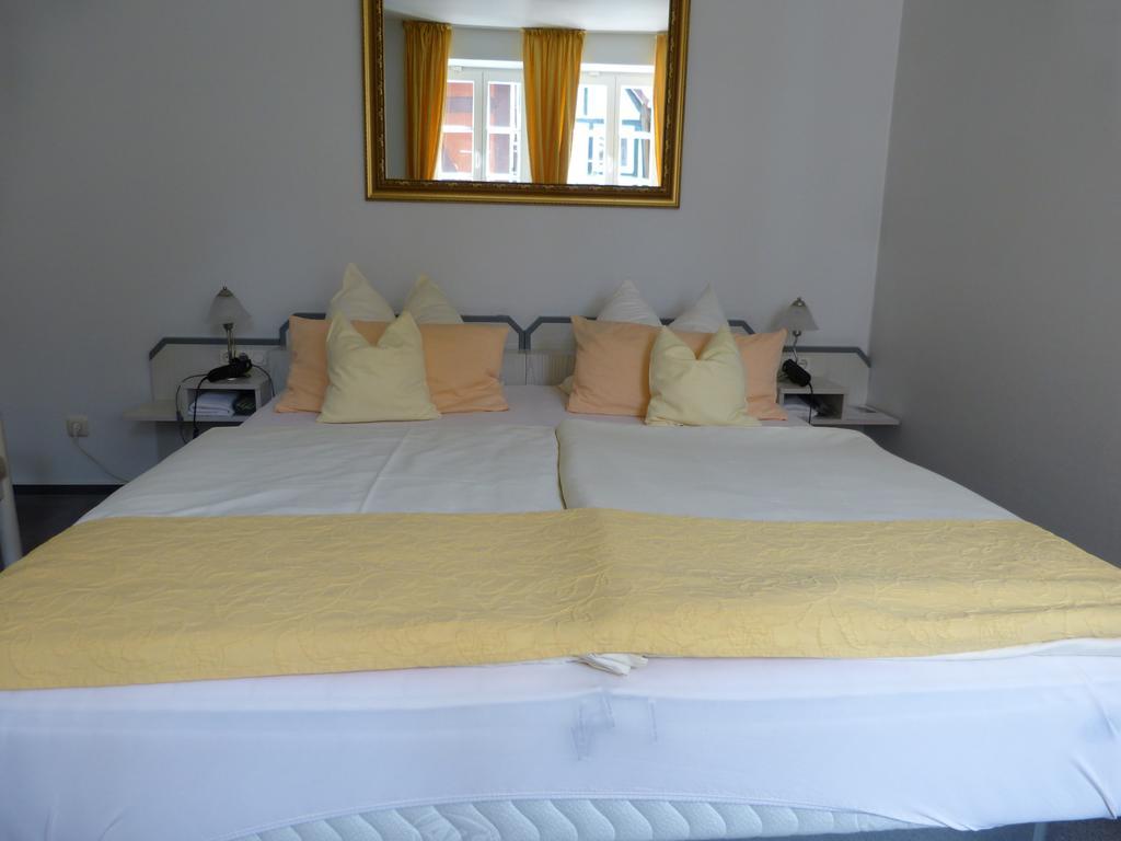 סלה Hotel Am Hehlentor מראה חיצוני תמונה