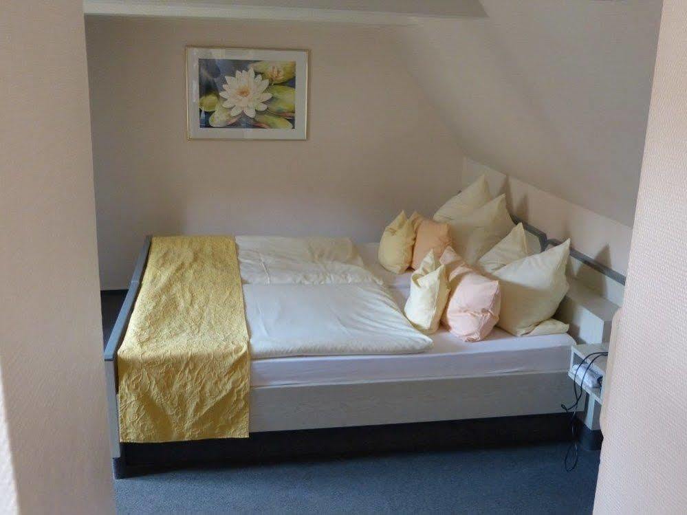 סלה Hotel Am Hehlentor מראה חיצוני תמונה